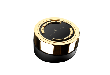 Изображение продукта Steinway Lyngdorf Iconic Remote Black Gold 